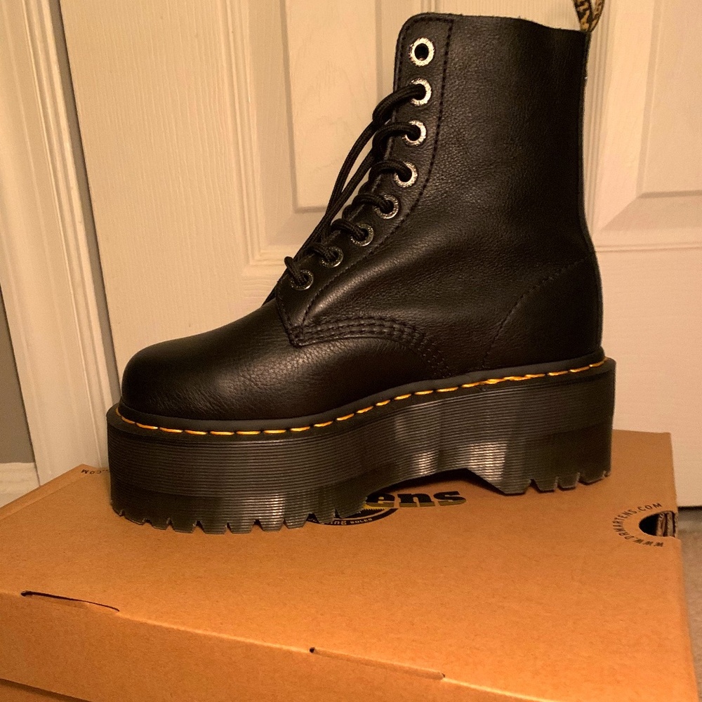 1460 PASCAL MAX LEATHER PLATFORM BOOTS